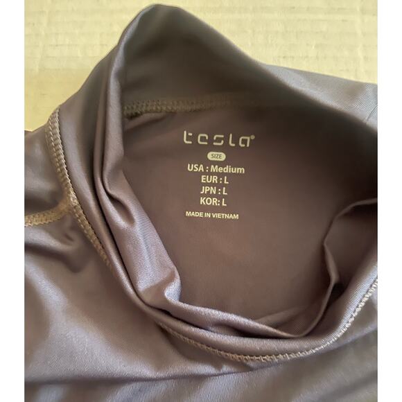Tesla Medium   Light Black  Long Sleeve Scoop Neck‎ Active Wear - Picture 4 of 10